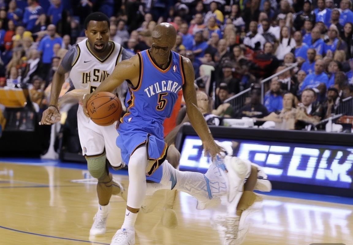 亚历山大关键球制胜，雷霆空间阵容破解步行者双塔组合，切特·霍姆格伦远投定基调